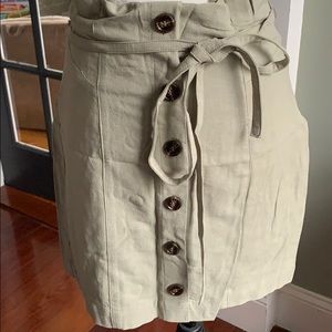 NWT Essue Size Medium High Waist Skirt Green